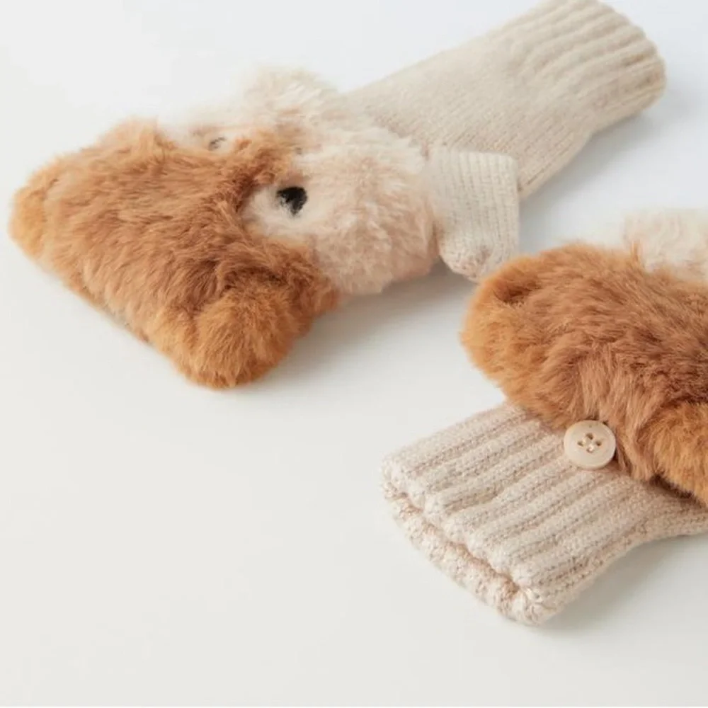 NWOT. Zara Kids Cream/Brown Knitted Mittens with Decorative Faux Fur Details.